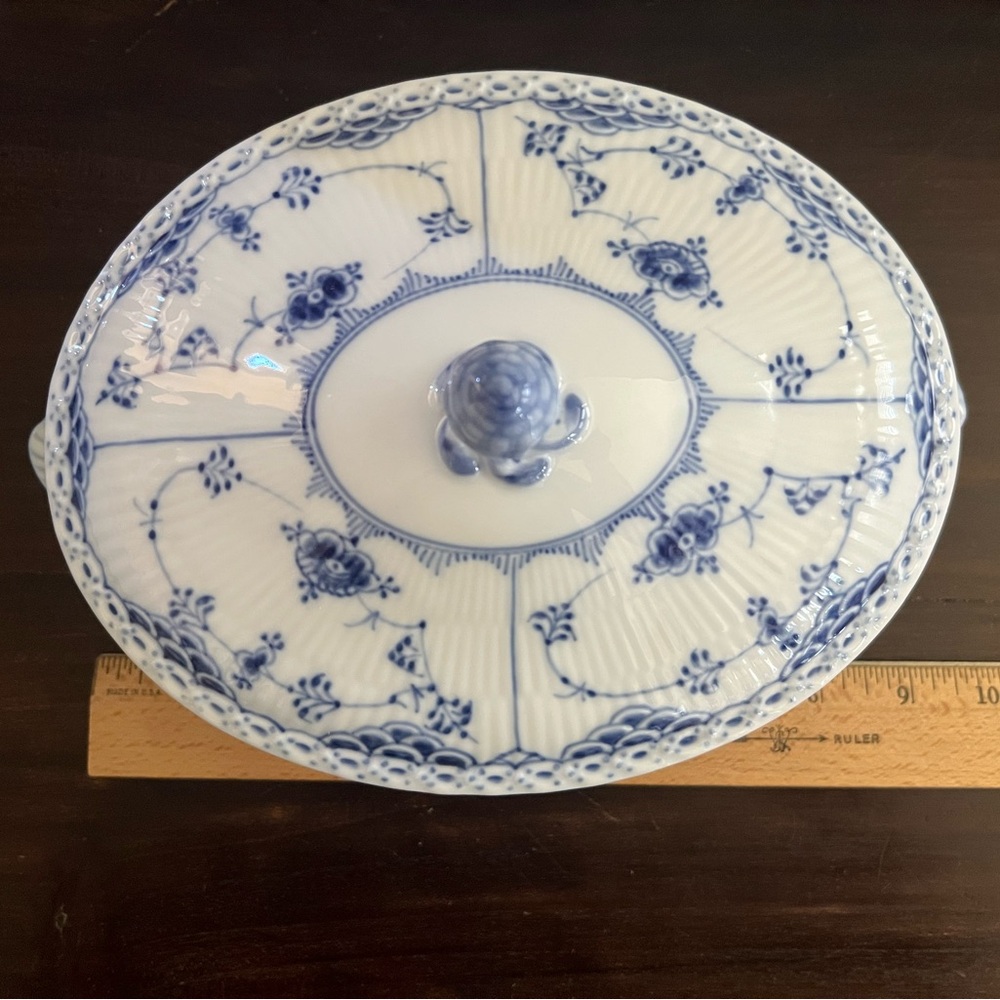Royal Copenhagen Fluted Half Lace Covered Vegetable Bowl - Picture 2 of 7